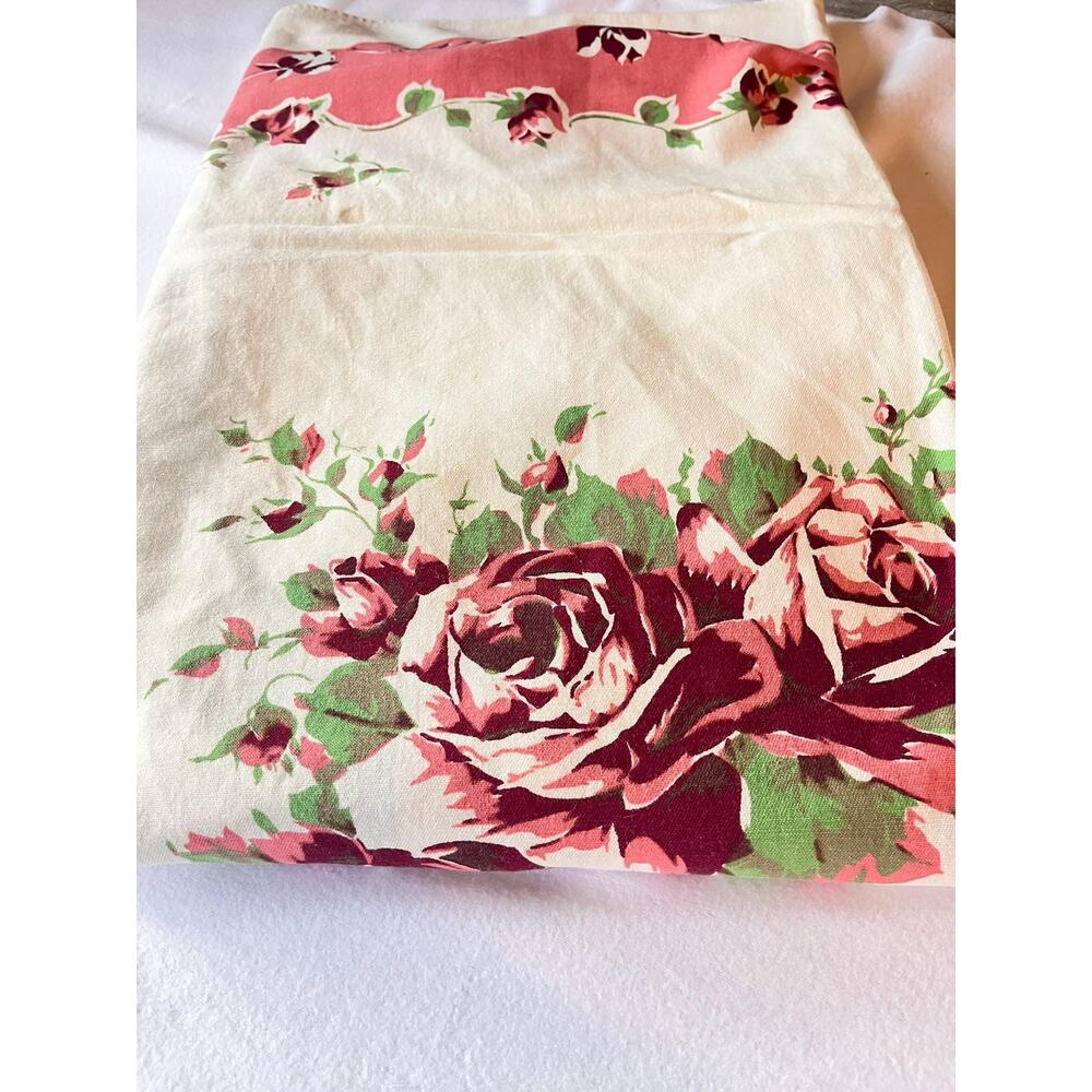 Vintage Tablecloth with Red Roses Pattern - Picture 11 of 11